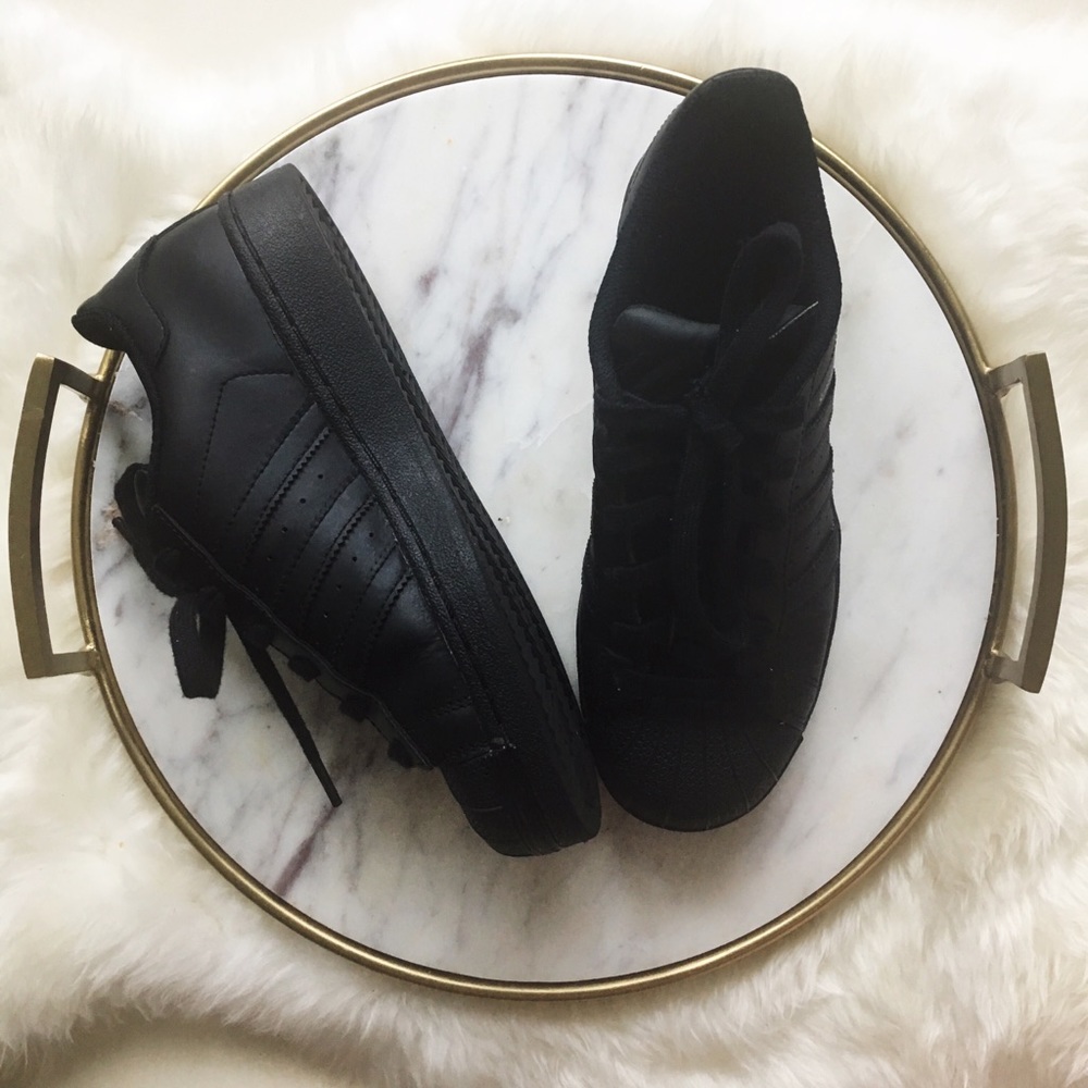 Adidas Superstar Sneakers
